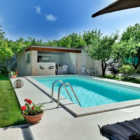 Aromatica Villa Vizinada